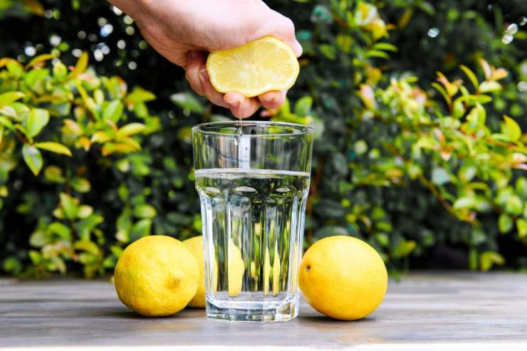 acqua e limone benefici