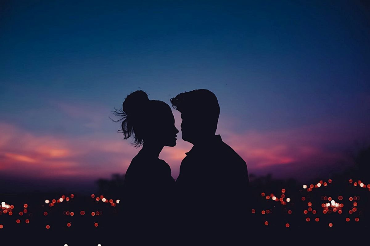 coppia al tramonto