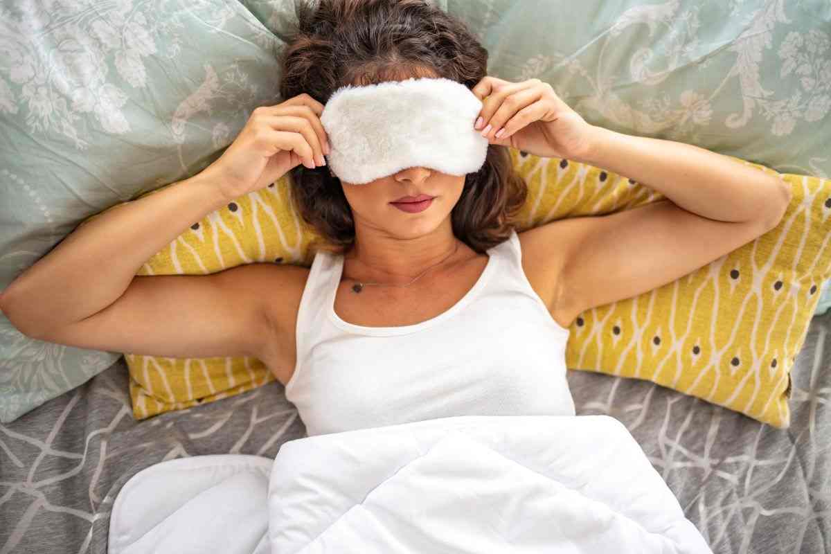 maschera per gli occhi per dormire