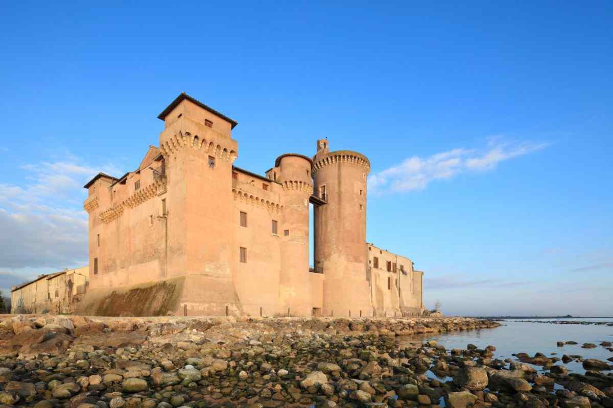 vista del castello di santa severa